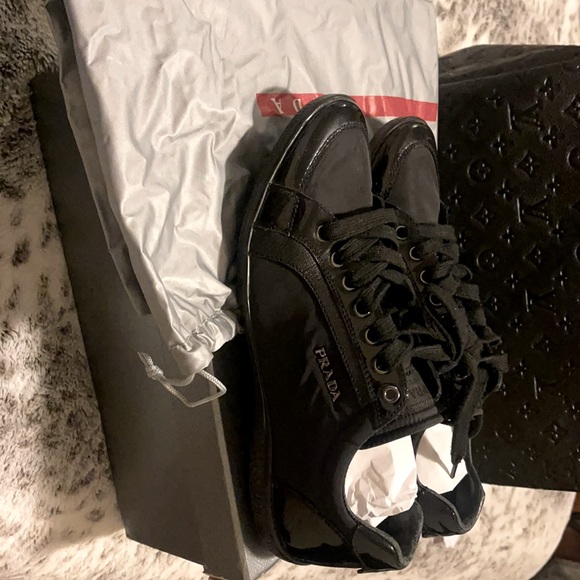 Nice tennis it’s not new - Picture 3 of 3